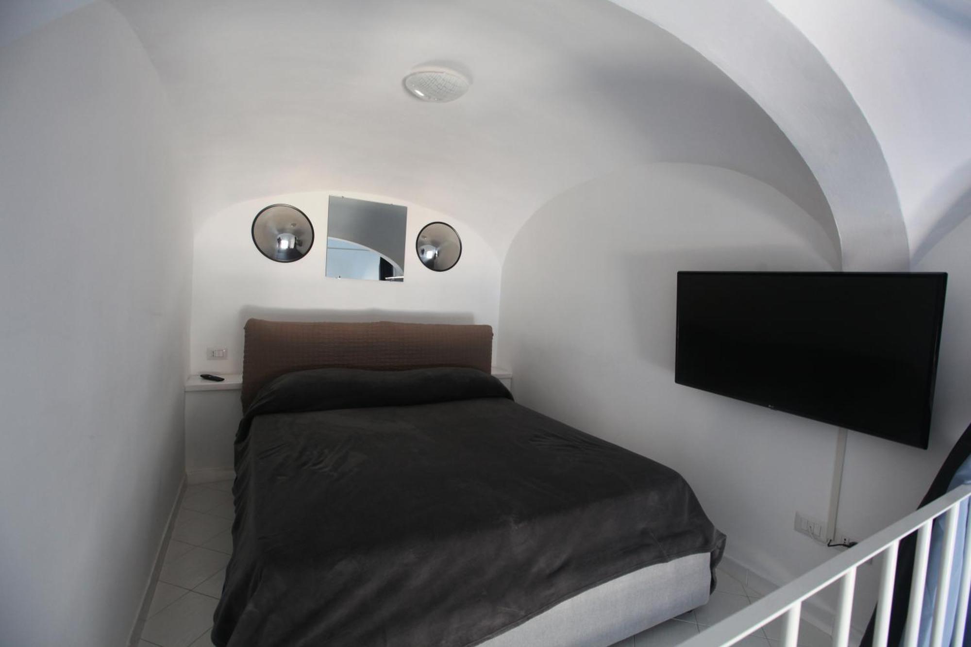 Riva Destra Home By Domusextra Ischia Luaran gambar